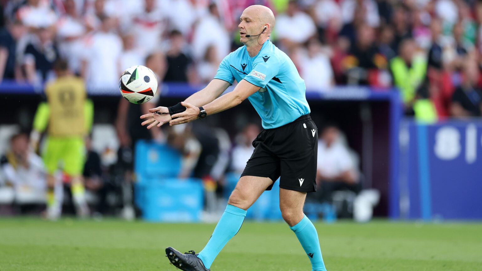 Video | ‘From coins to eggs’… Lithuania breaks the rules of football Goal.com