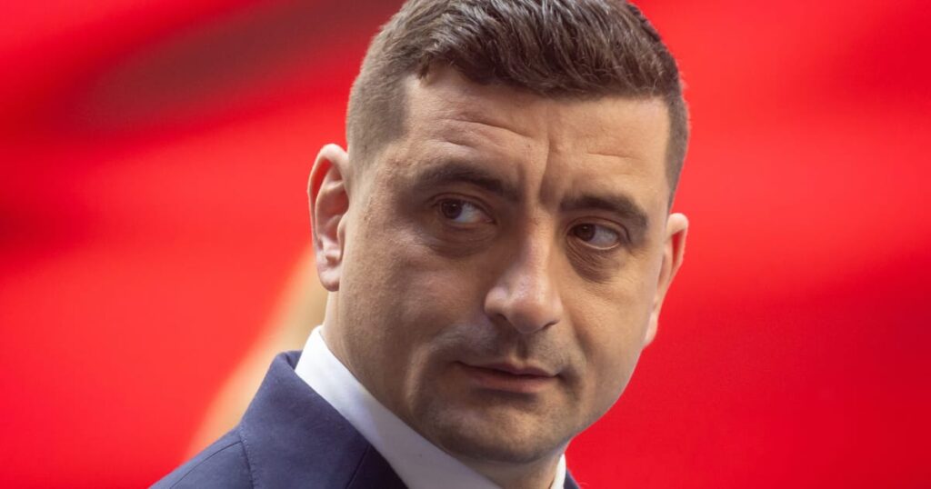 MAGA’s Romanian champion George Simion eyes comeback as government implodes – POLITICO MAGA’s Romanian champion George Simion eyes comeback as government implodes – POLITICO