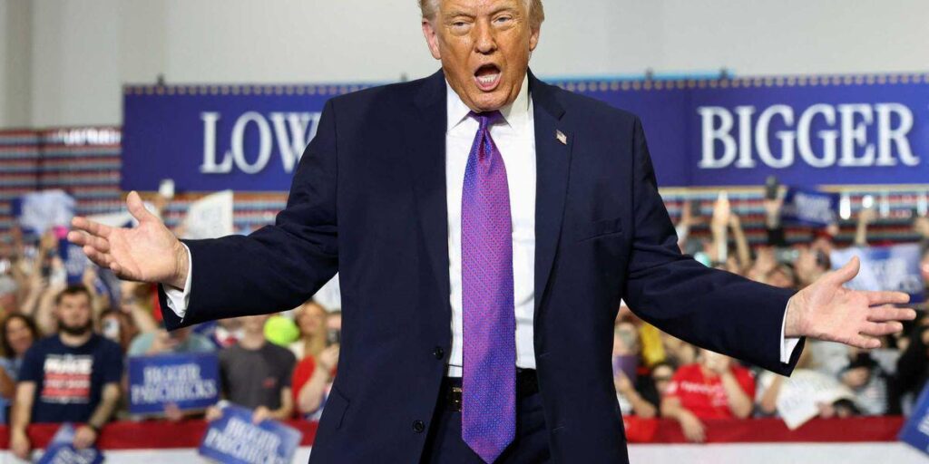 Trump melts down at MAGA 'losers' in Truth Social rampage: 'They’re stupid people!'