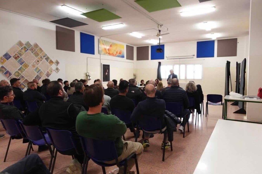Punitive prison makes society less safe: the presentation of the latest issue of Eco in the Monza penitentiary institute