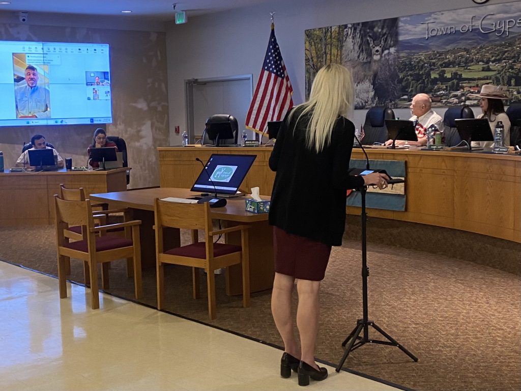 Gypsum’s new mayor sworn in from Egypt