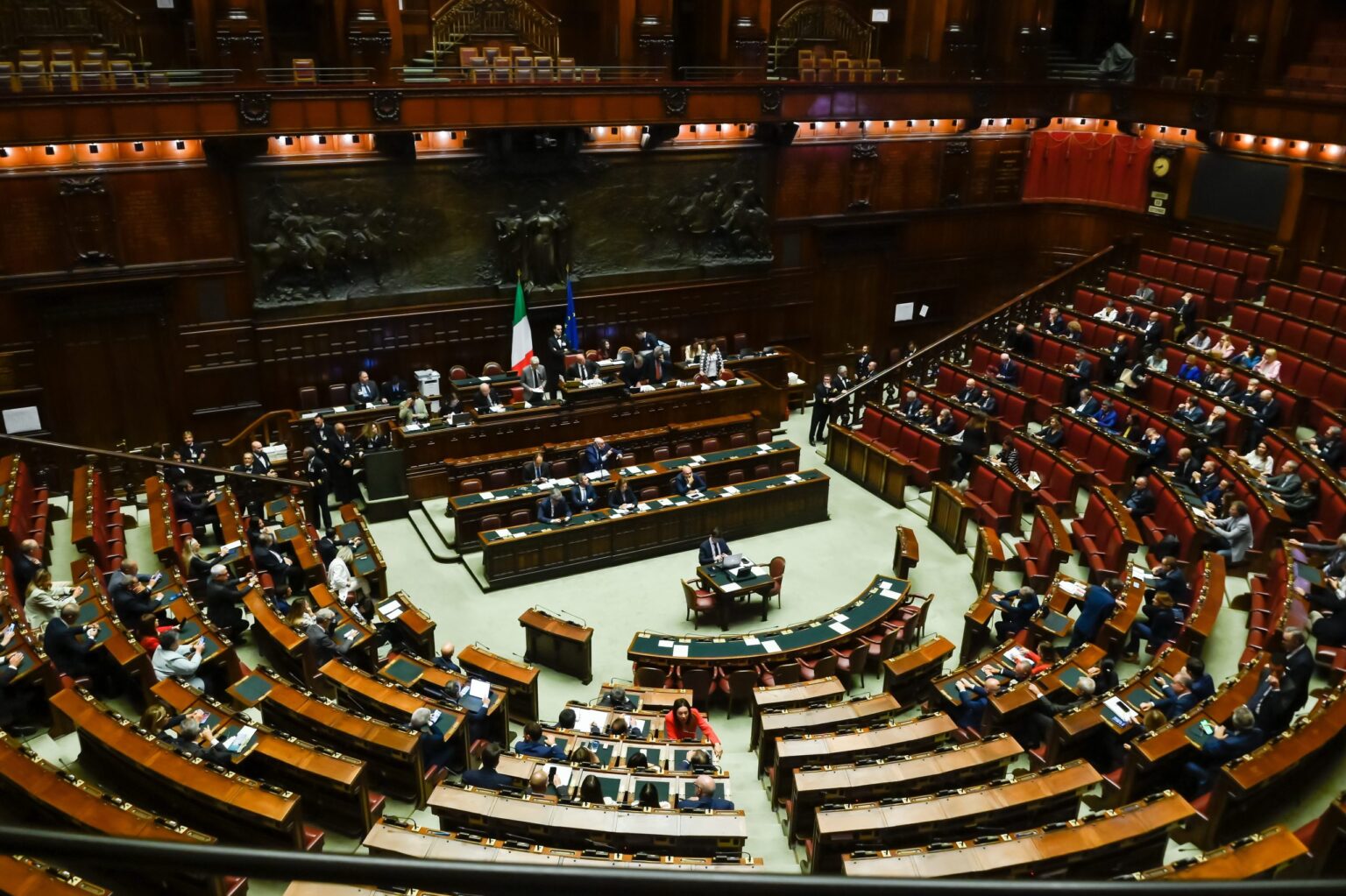 Italy reassures on U.S. ties while clarifying stance on Iran. MoD addresses Parliament