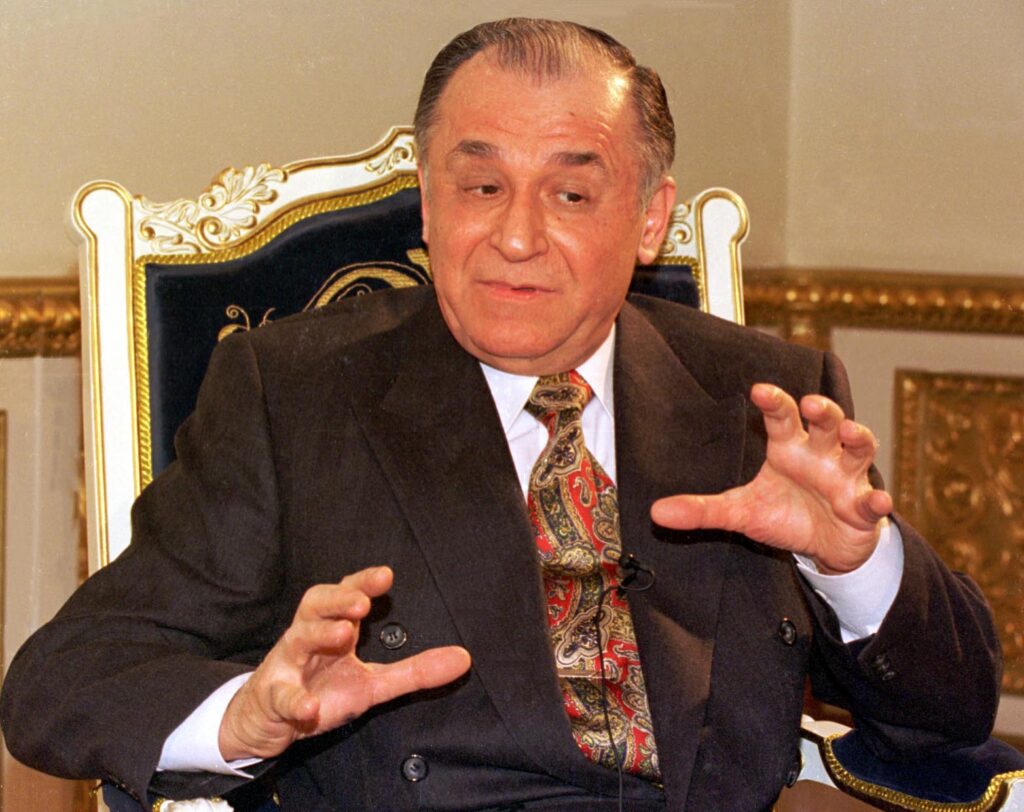 Ion Iliescu, România