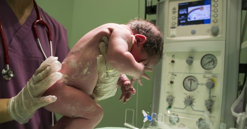 Demographers ringing alarm bells: Czech birth rate falls to lowest level since 1785