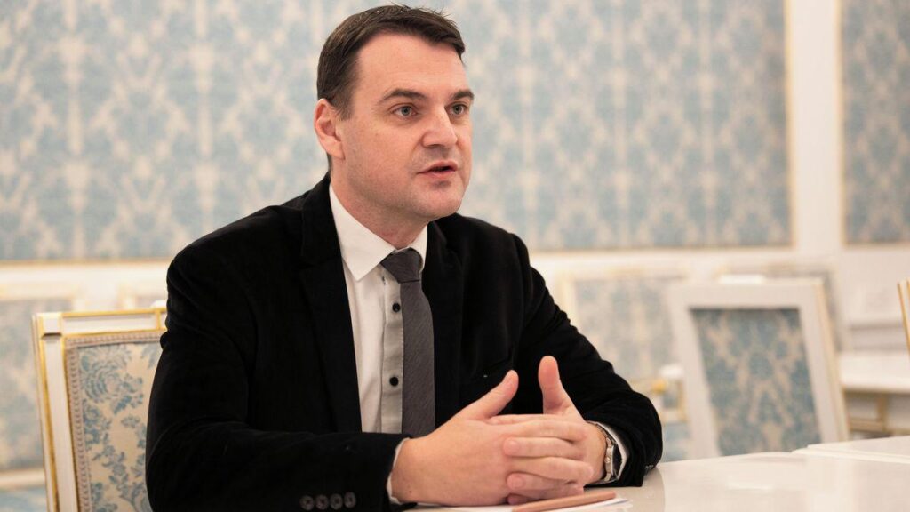 Motorists defend Hungary's transfer of confidential information to Russia and circumvention of sanctions