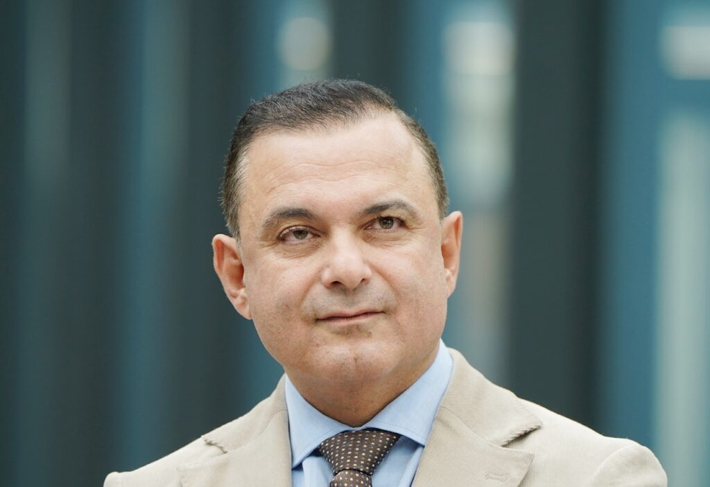 “No ideas how to fight anti-vaxxers” – Latvia’s Health Minister admits in interview
