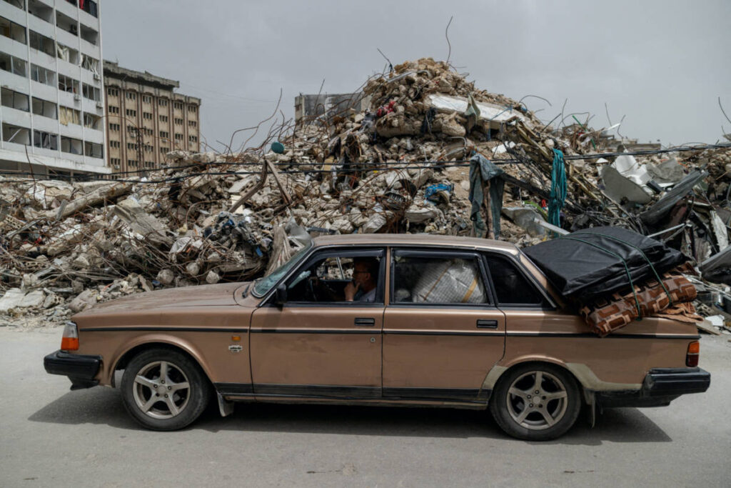 Israel entrenches hold on south Lebanon; condemnation after crucifix damaged