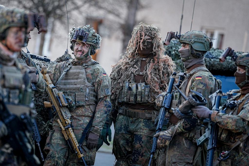 New conscription rule: Young men are no longer allowed to leave Germany (for longer than 3 months) without permission