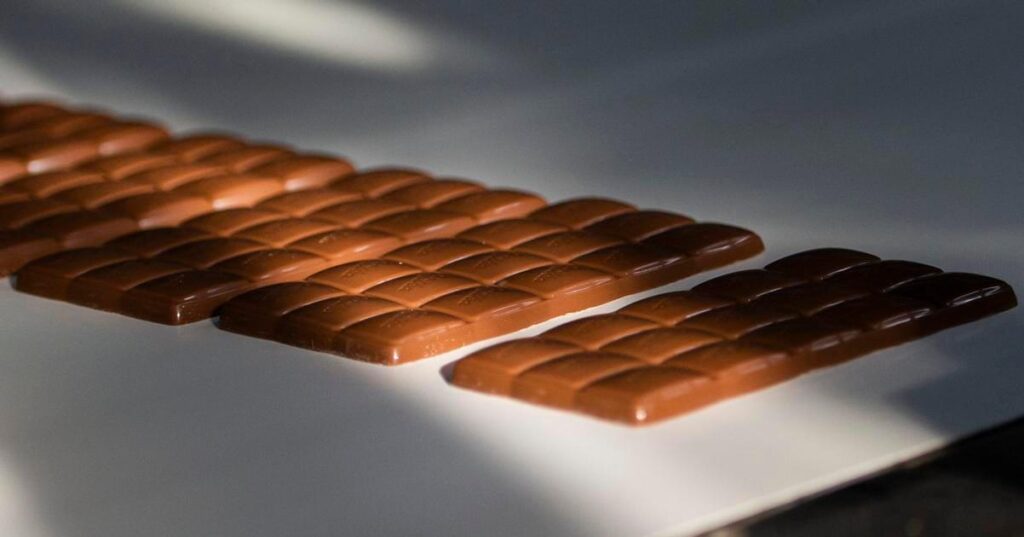 "At least Fico opened the gate to Afghanistan." The traditional producer of Figaro chocolate in Trnava is closing down, production will be moved to the Czech Republic. He justifies his move by a "strategic review of business activities in the region".