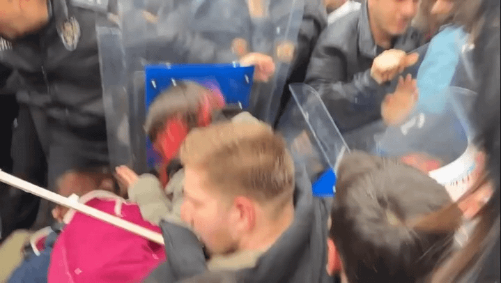 The police blockaded and beat the students who reacted to the murder of resistance fighter İlayda Zorlu, who was murdered by the bullet fired from her police father's gun.