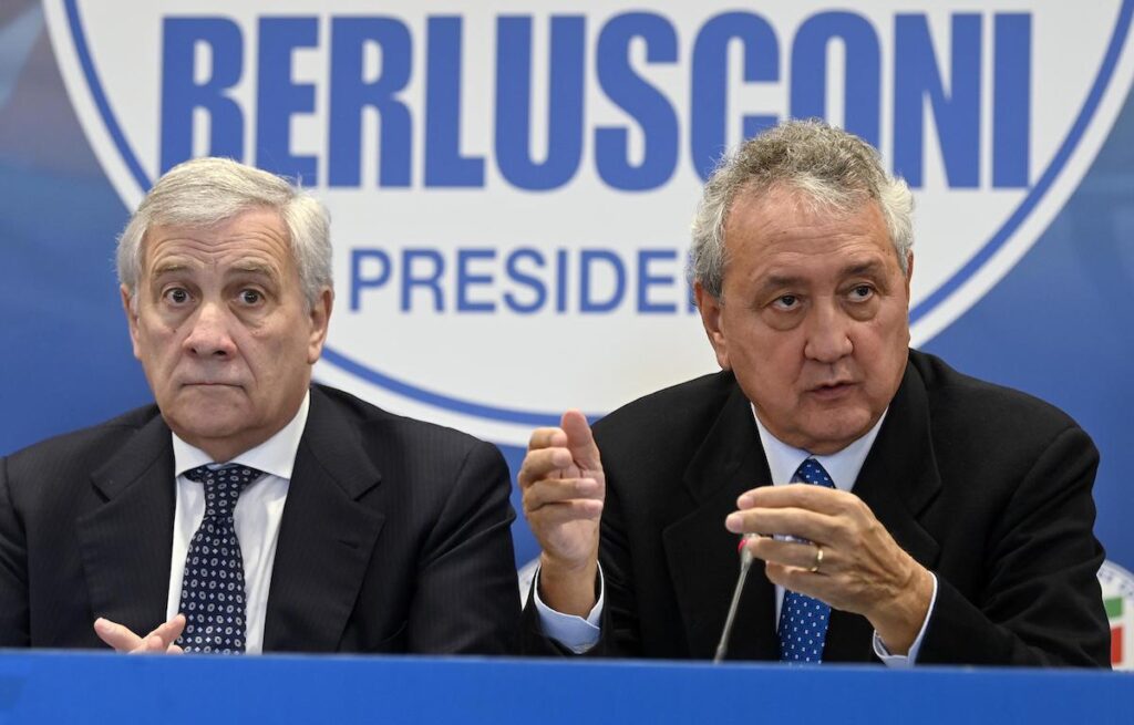 The renewal within Forza Italia forced by Berlusconi continues: Enrico Costa is the new leader of the Chamber