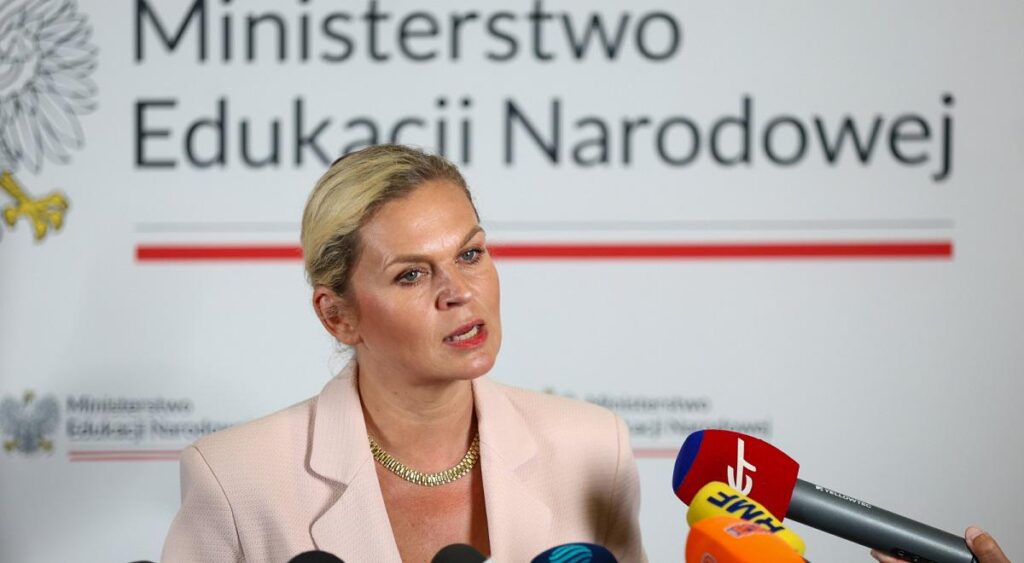 Poland to make health education compulsory, with opt-out for sex ed module