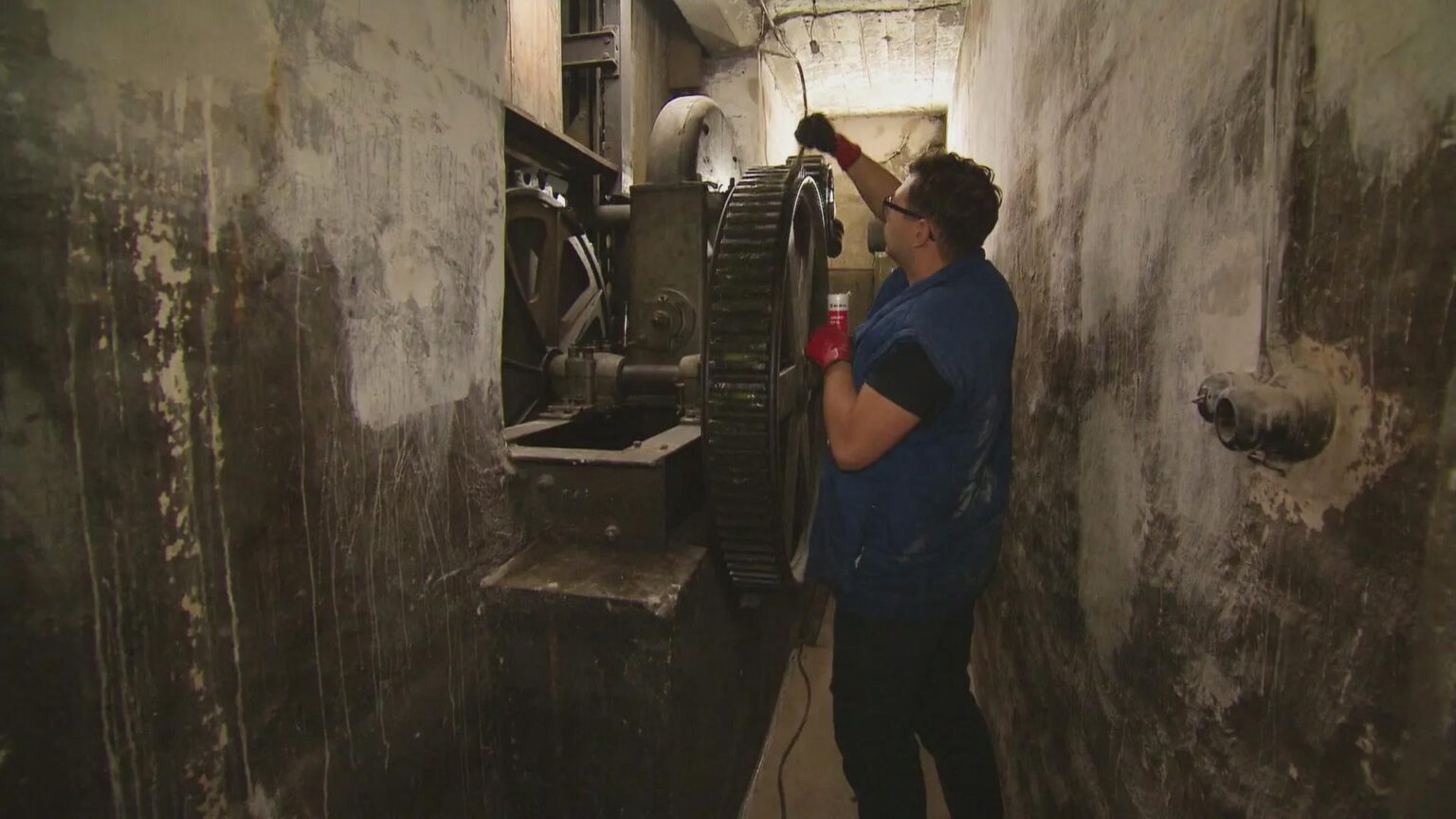 Oldest paternoster in the world disappeared in Hamburg