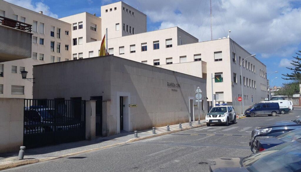 A civil guard sold cocaine to other agents in the same canteen of the Command