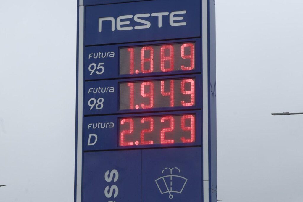 The transport and fuel sector is calling on the government to reduce the excise duty on diesel fuel