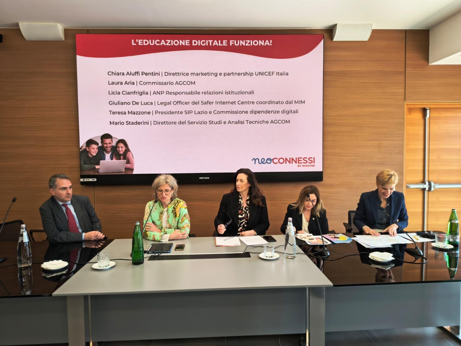 NeoConnessi: the impact of Digital Education on elementary and middle school. Digital education increases students' skills from 82% to 90%, with points of improvement in some areas such as netiquette (+19%) and shows a more conscious use of digital technology even in families