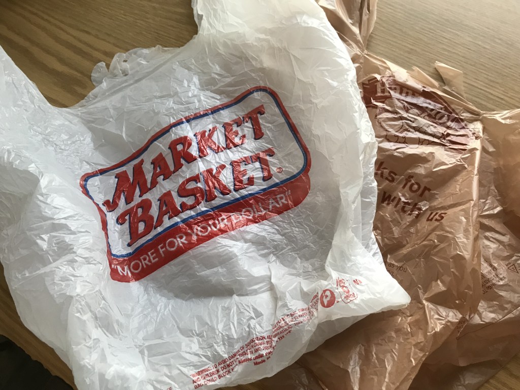 Bill would boost the environment and ban single-use plastic bags