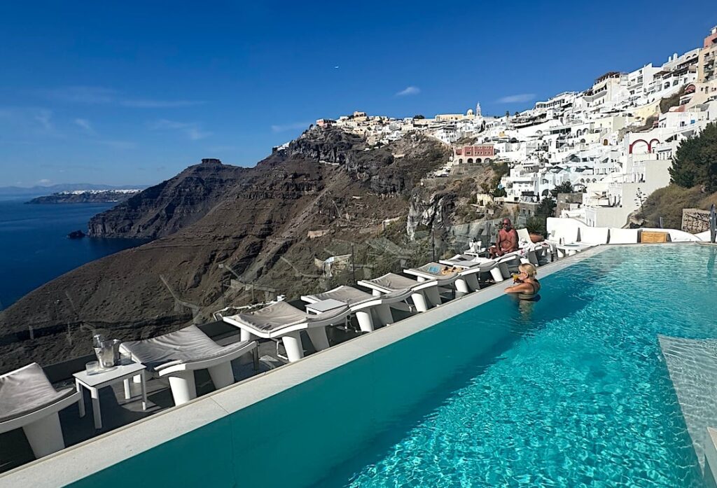 Greece’s Tourism Surplus Jumps in February Amid Revenue Surge Greece's Tourism Surplus Jumps in February Amid Revenue Surge