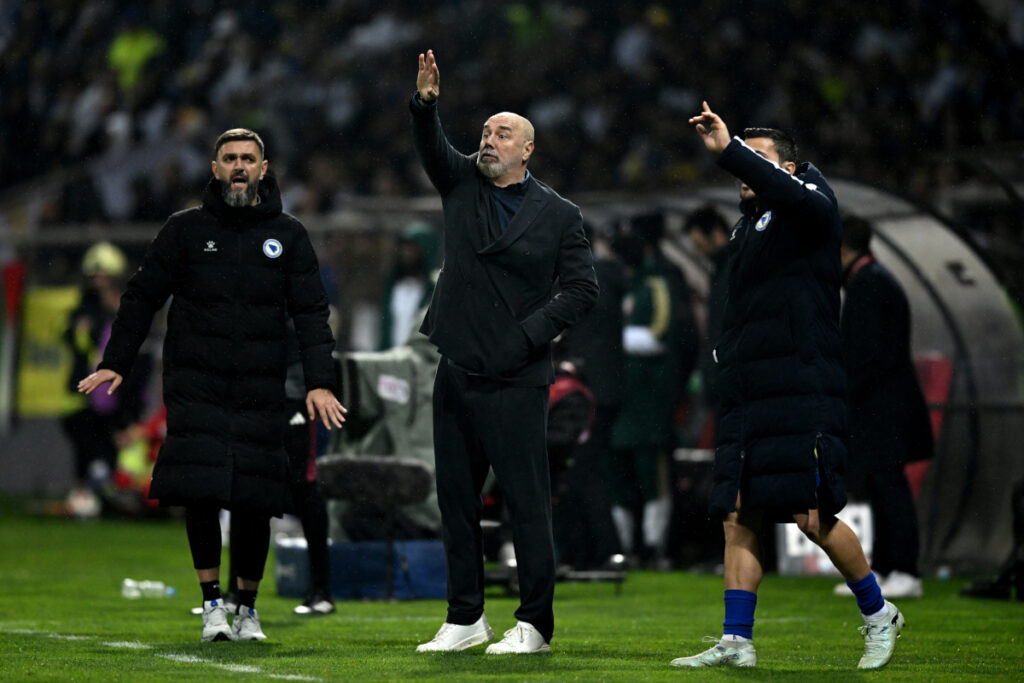 ZENICA, BOSNIA AND HERZEGOVINA - MARCH 31: Head coach of Bosnia & Herzegovina Sergej Barbarez gestures during the FIFA World Cup 2026 European Qualifiers KO play-offs match between Bosnia and Herzegovina and Italy at Stadion Bilino Polje on March 31, 2026 in Zenica, Bosnia and Herzegovina. (Photo by Getty Images/Getty Images)