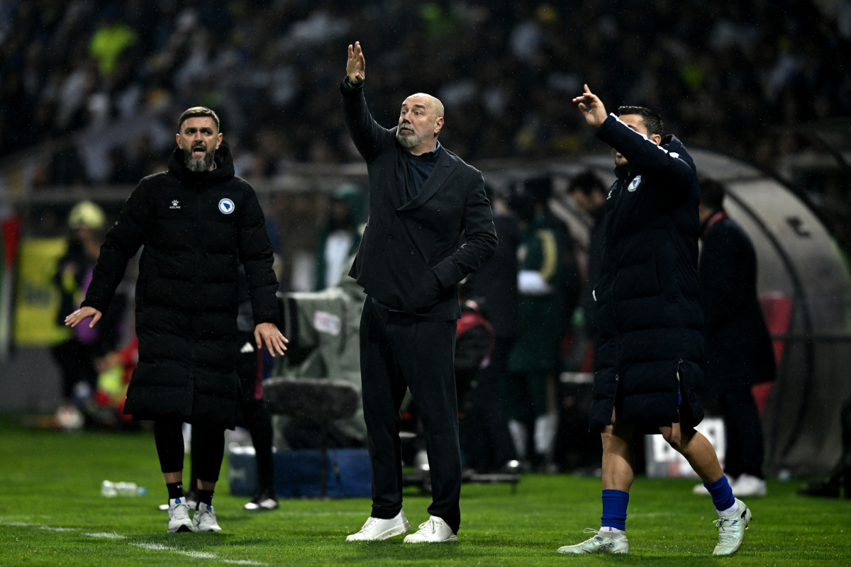 ZENICA, BOSNIA AND HERZEGOVINA - MARCH 31: Head coach of Bosnia & Herzegovina Sergej Barbarez gestures during the FIFA World Cup 2026 European Qualifiers KO play-offs match between Bosnia and Herzegovina and Italy at Stadion Bilino Polje on March 31, 2026 in Zenica, Bosnia and Herzegovina. (Photo by Getty Images/Getty Images)