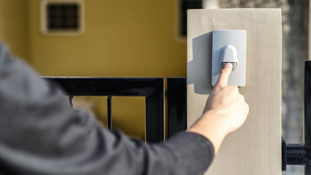 Kiwi ordered to self-deport back to New Zealand after attacking boy in US for doorbell prank