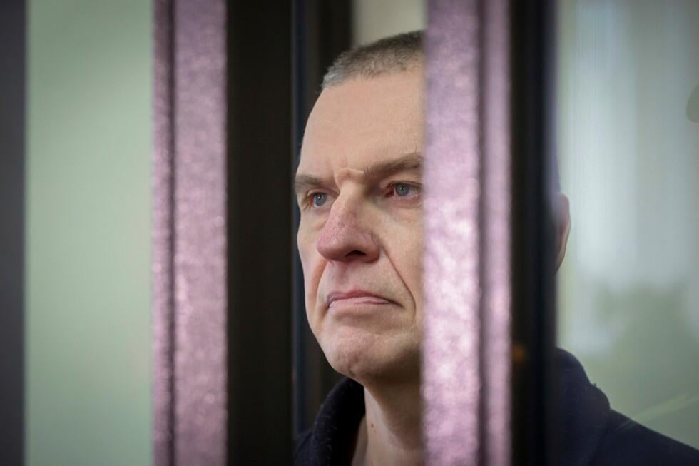 Belarus frees prominent journalist Andrzej Poczobut in a 10-person prisoner swap