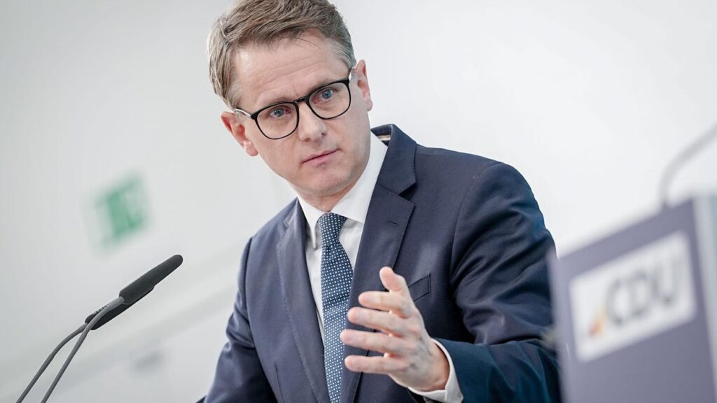 Statutory health insurance companies: Linnemann wants to reduce statutory health insurance companies from 93 to ten