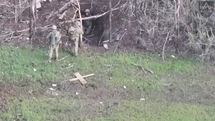Ukrainian soldiers eliminated a russian invader who feigned surrender and then pulled out a grenade, attempting a kamikaze-style suicide attack. 225th Motor Rifle Regiment, Assault Battalion "Morok". 25.04.2026