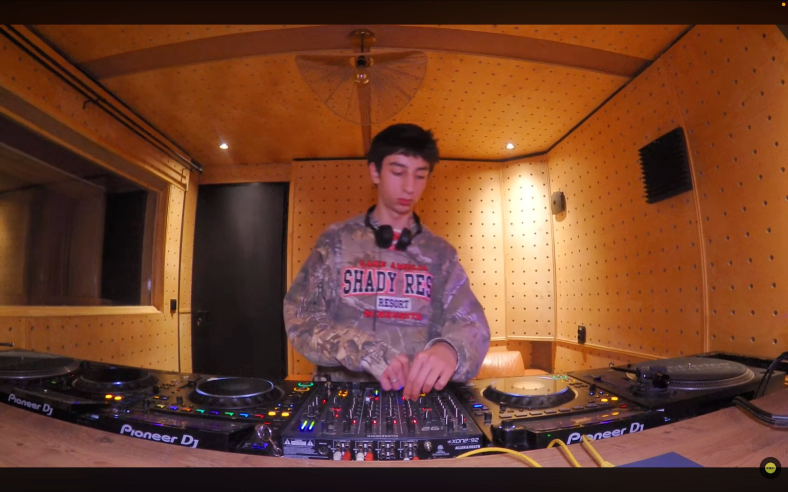 Need your vote for georgia! - Tbilisi artist in Top 8 🇬🇪 🇬🇪 🇬🇪