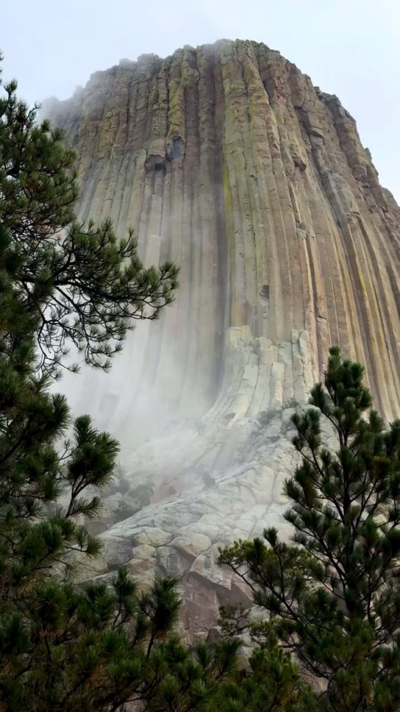 The largest rock formation in the US.. Wyoming: Devils Tower
