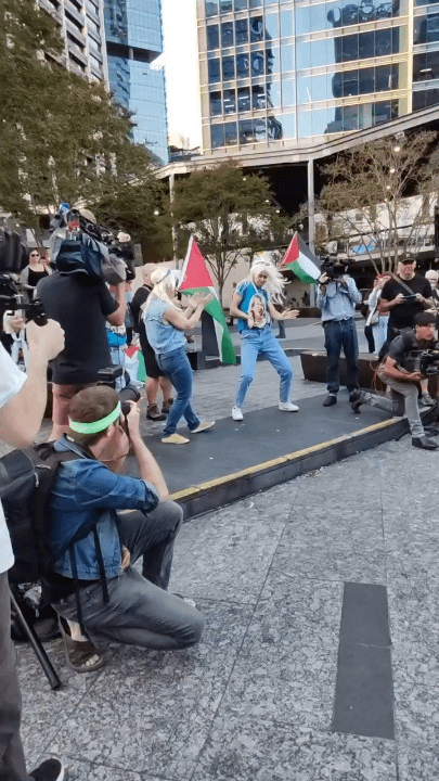 Hundreds protest against ‘river to the sea’ ban in Australia’s Brisbane