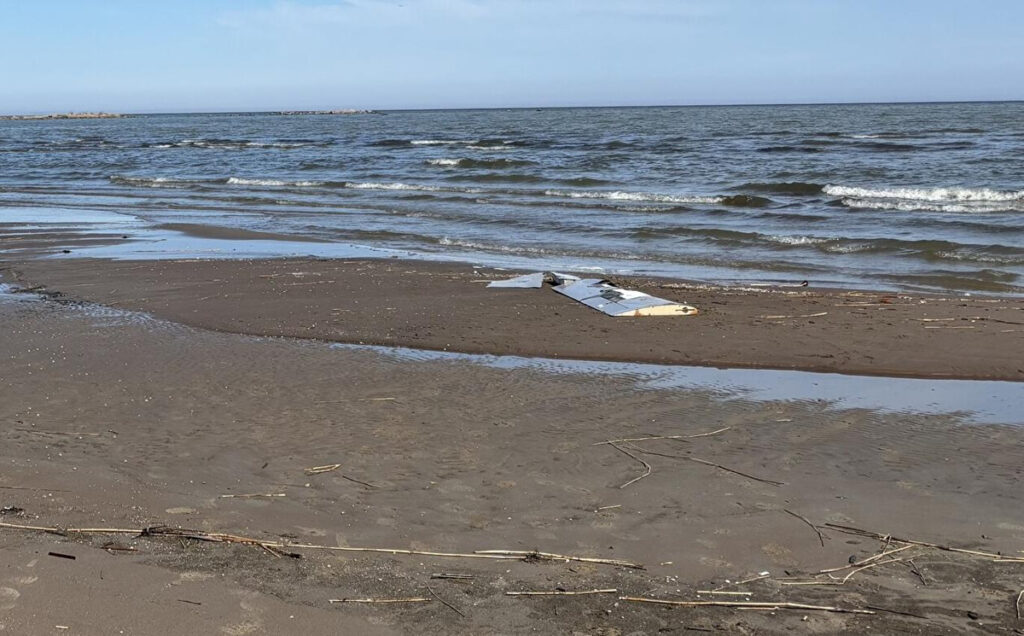 Fragment of Ukrainian Drone Found Washed Up on Estonian Beach Fragment of Ukrainian Drone Found Washed Up on Estonian Beach