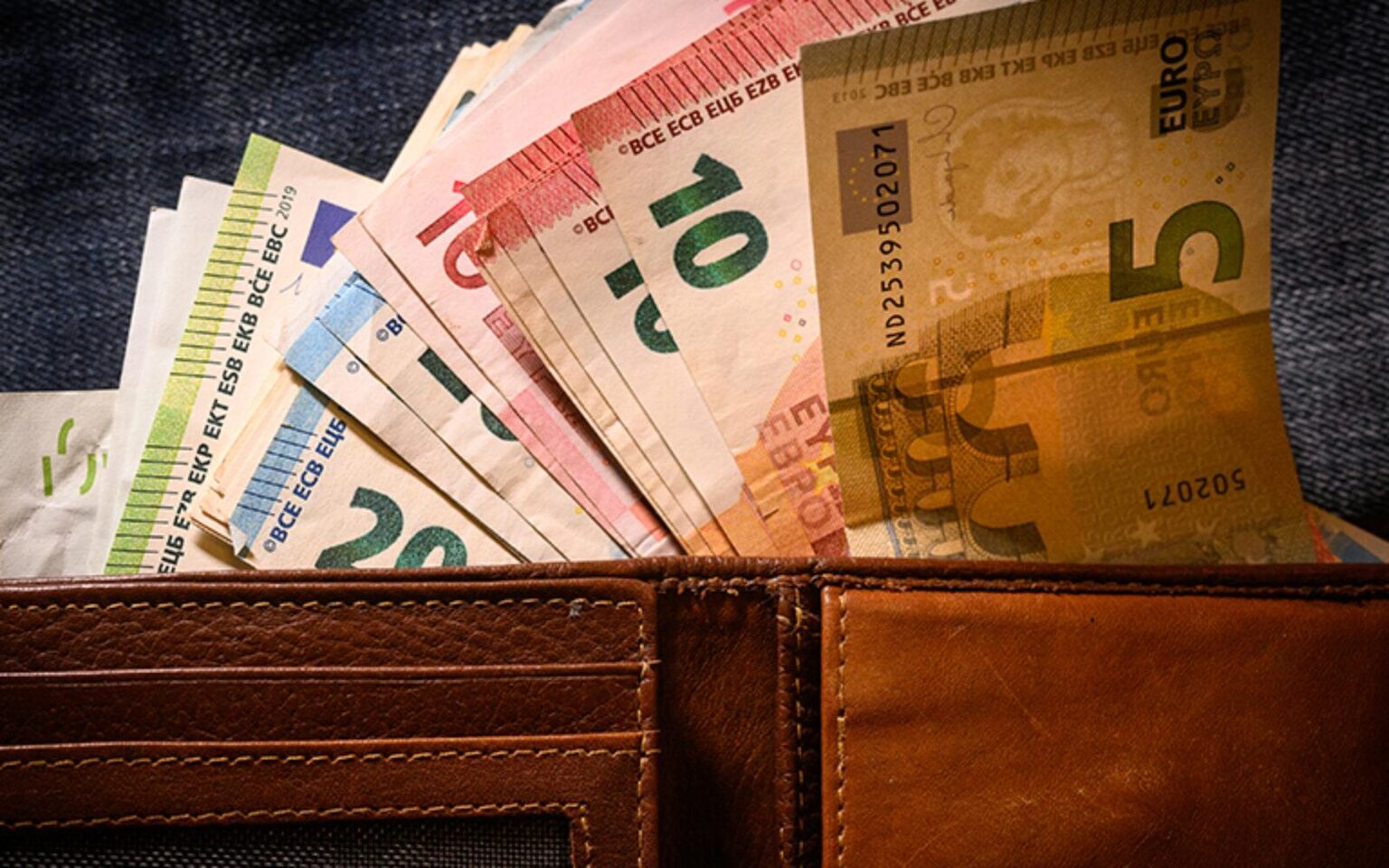 Take care of electricity consumption, citizens who exceed this limit will be charged a 35 percent higher price.