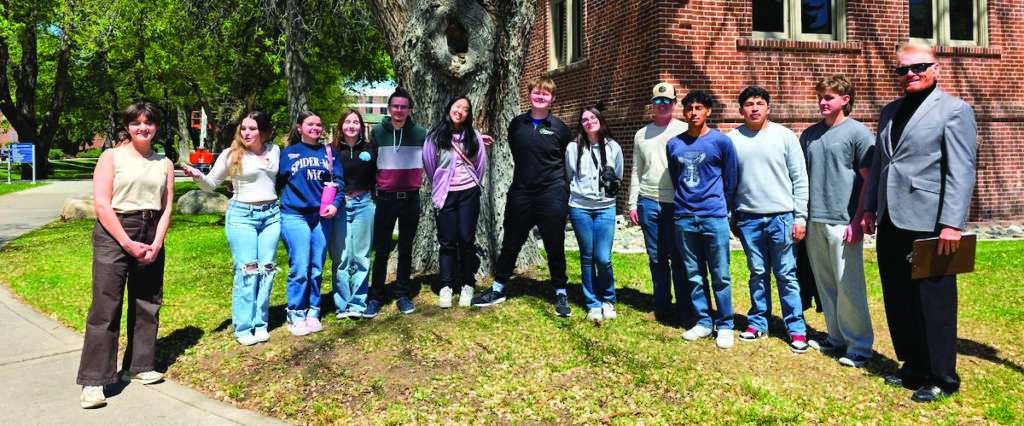 Grad leads nuclear science tour at UNR Grad leads nuclear science tour at UNR