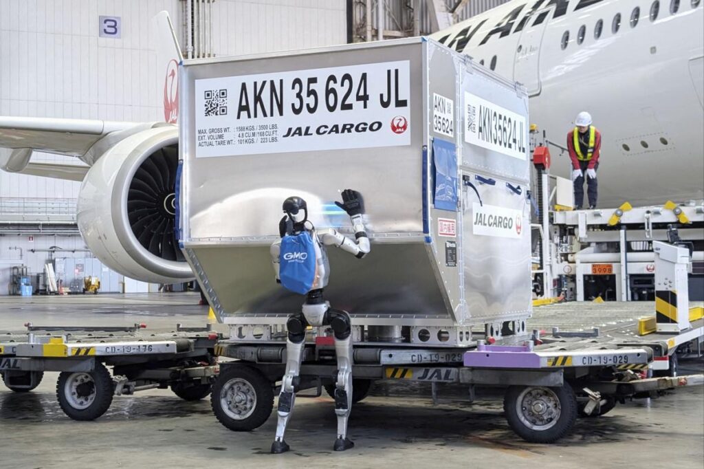 Humanoid robots to become baggage handlers at Japan airport