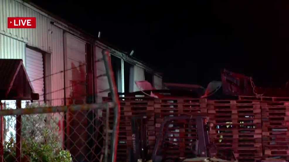 Sacramento crews respond to fire at pallet yard business
