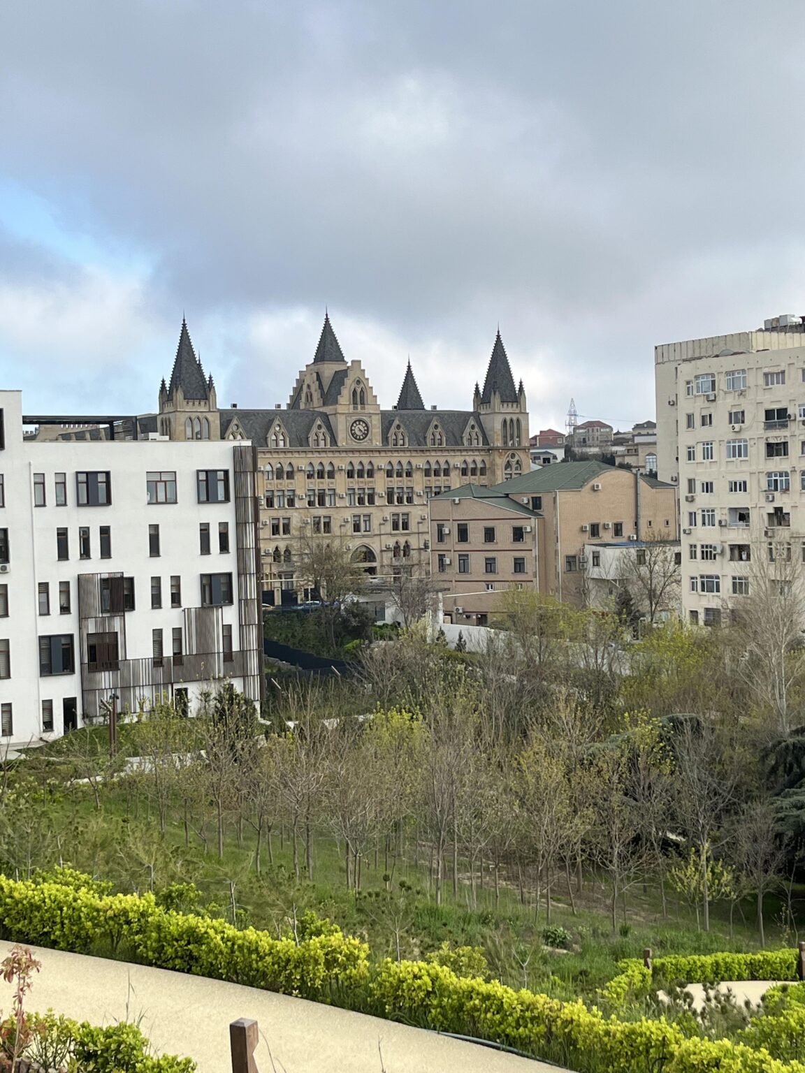 Whats that building in the middle