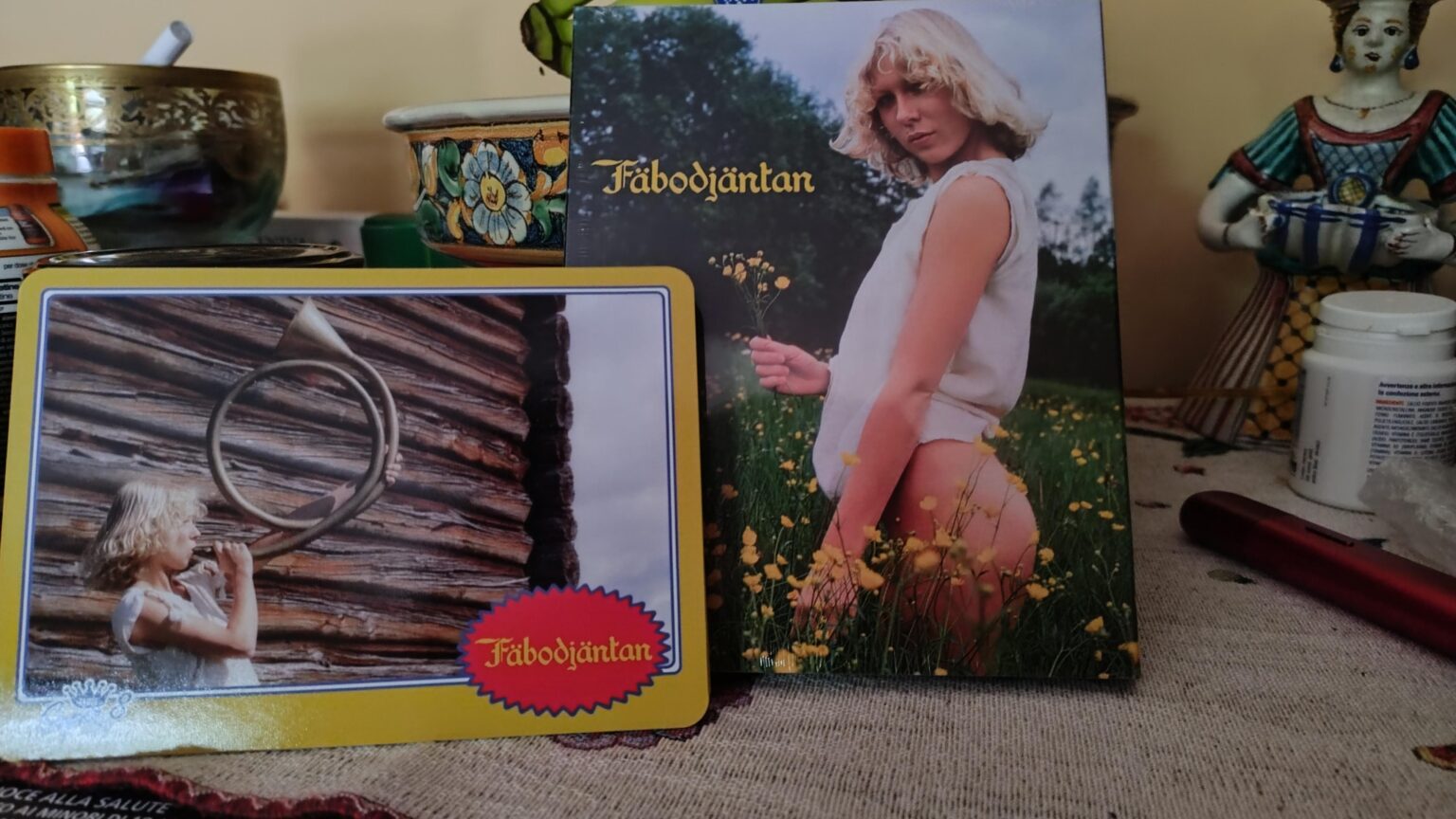 I'm moving from 🇮🇹 to 🇸🇪, this is what my friends gifted me as a birthday present 🤣.