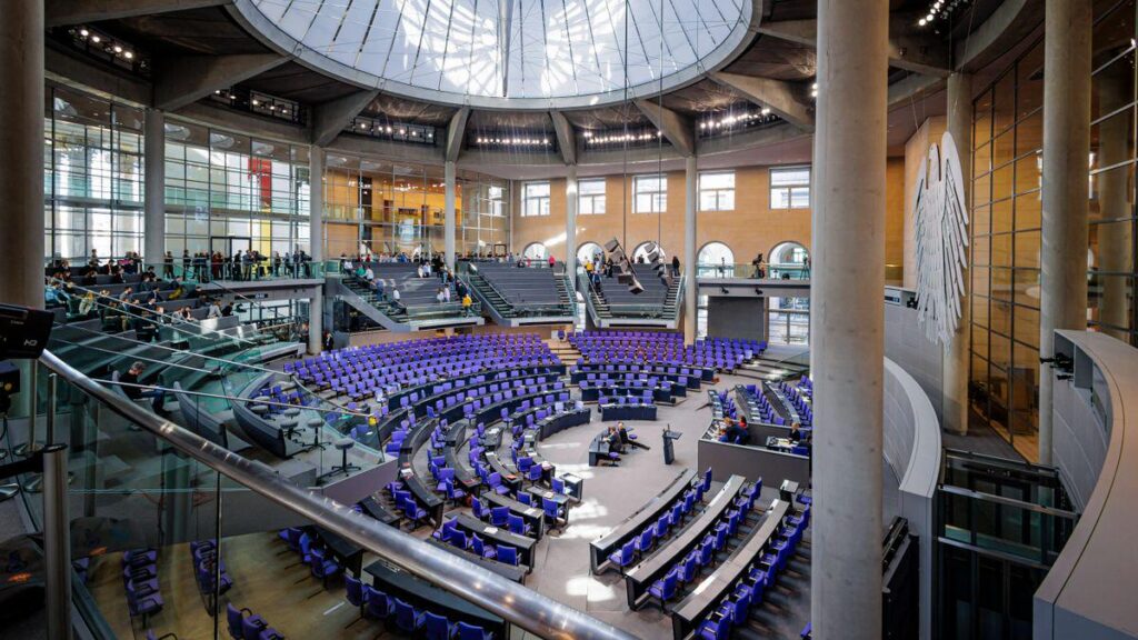 (S+) Recounted: MPs from Die Linke and AfD are most often absent from the Bundestag