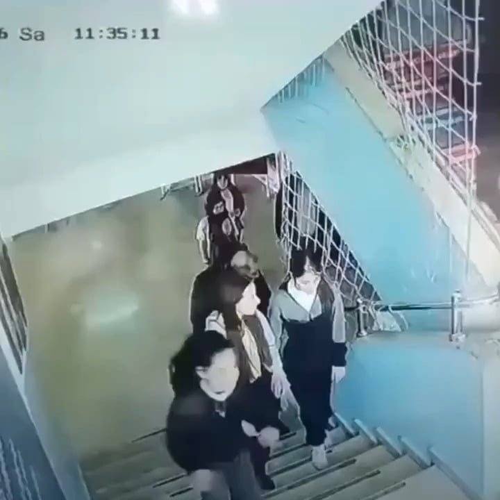 Evren Demirdaş: "In Ankara, MHP Altındağ Municipal Council Member Ayhan Yazıcı raids the school with two people and beats a teacher when his child gets involved in a fight. The teacher, who was taken to the hospital, suffers from hearing loss. The individuals are not even taken into custody."