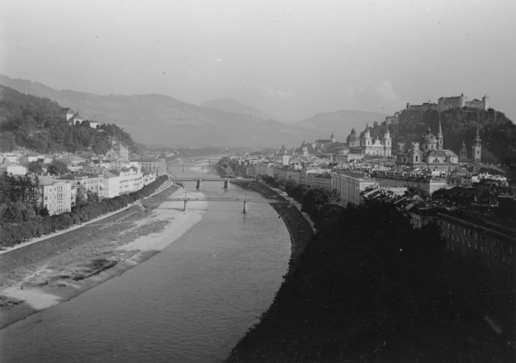 Part II I bought another collection of around 150 negatives, this time mostly on glass plates. Recordings are from Salzburg, especially from the Nazi era.