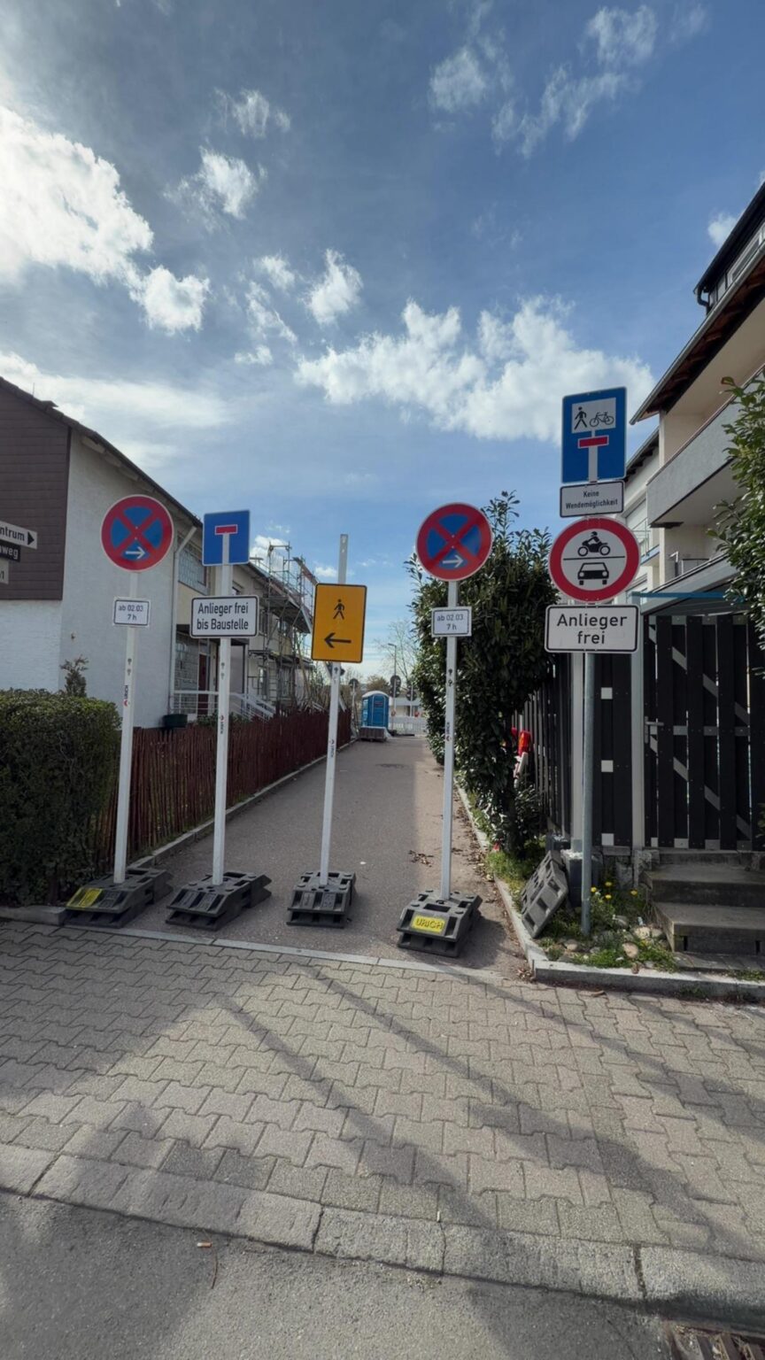 German construction sign wall