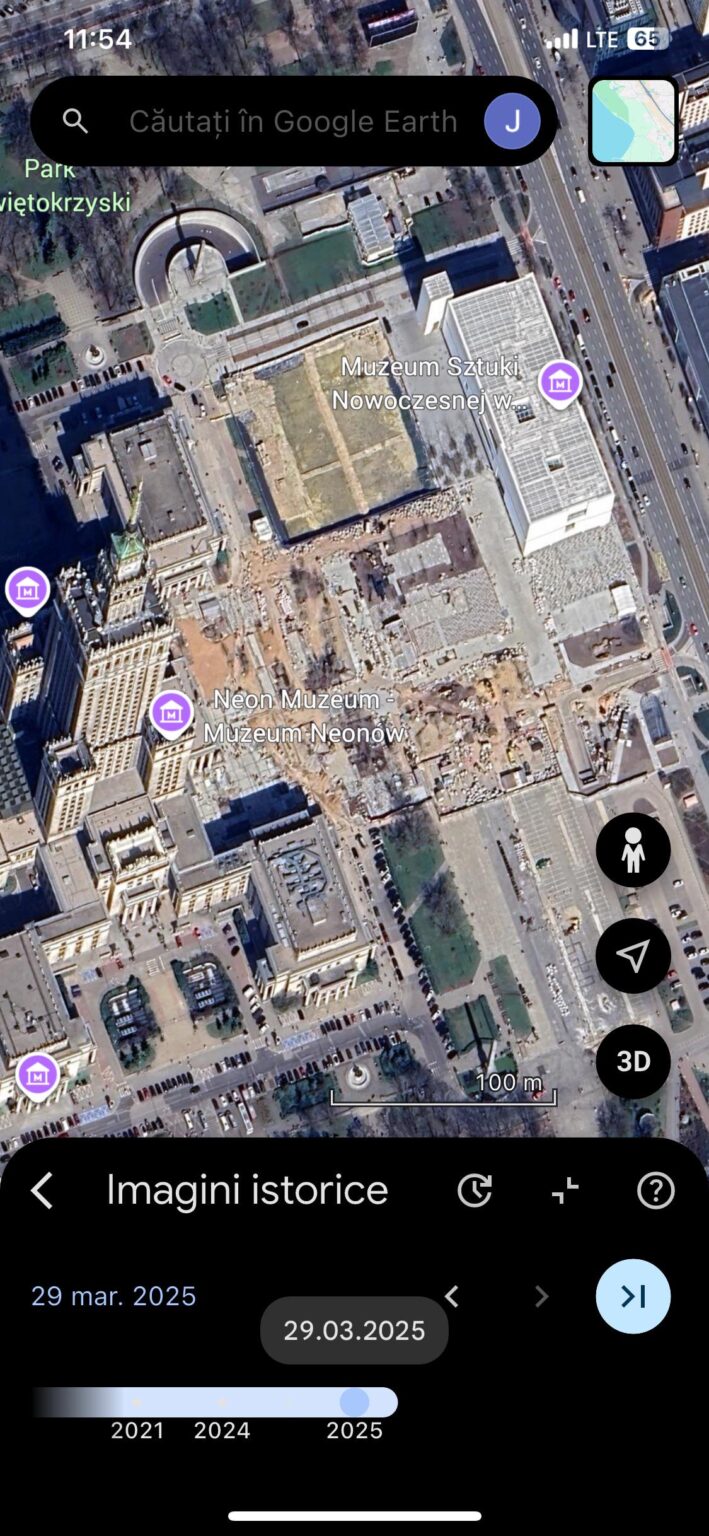 What’s with the construction site in front of Pałac Kultury i Nauki?