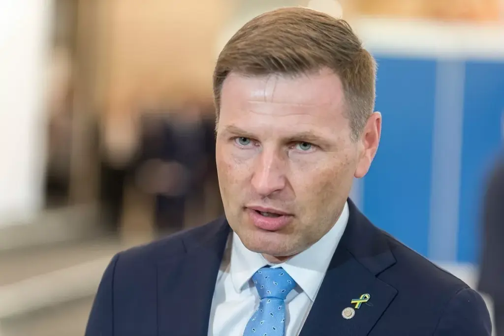 Estonia shifts spending from armoured vehicles to drones, air defence Estonia shifts spending from armoured vehicles to drones, air defence