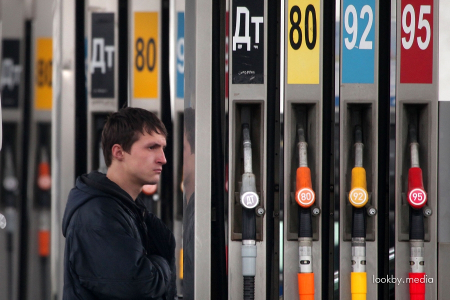 In 10 years, the average Belarusian will live twice as poor as the average Pole