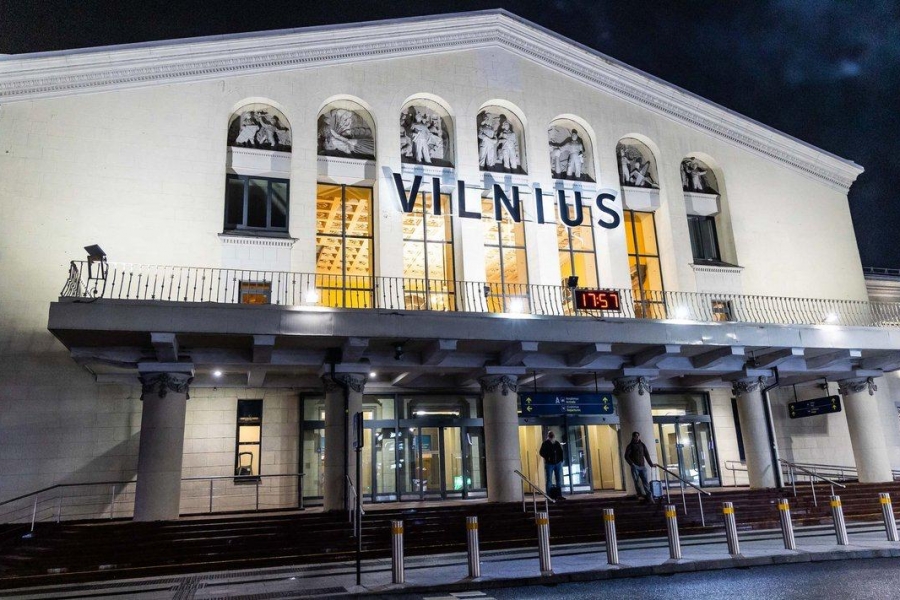 Vilnius Airport's Operations Again Paralyzed by Balloons from Belarus