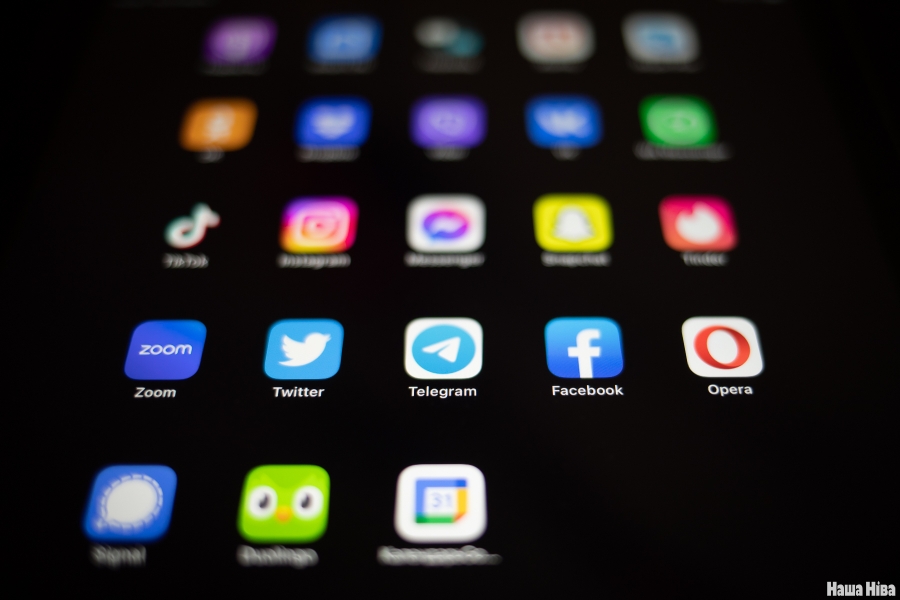 Russians started switching smartphone accounts to Belarus Russians started switching smartphone accounts to Belarus