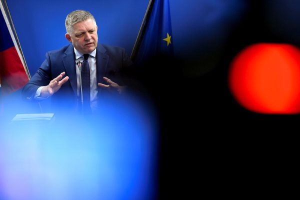 Slovaks rally against PM Fico's plan to block mail voting from abroad