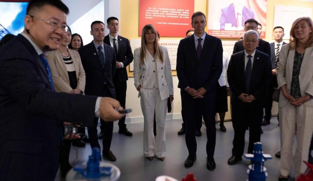 Spanish premier Pedro Sánchez’s wife charged with corruption Spain’s Prime Minister Pedro Sanchez (centre, R) and his wife Begoña Gómez visiting the University of Chinese Academy of Sciences in Beijing on 13 April 2026.