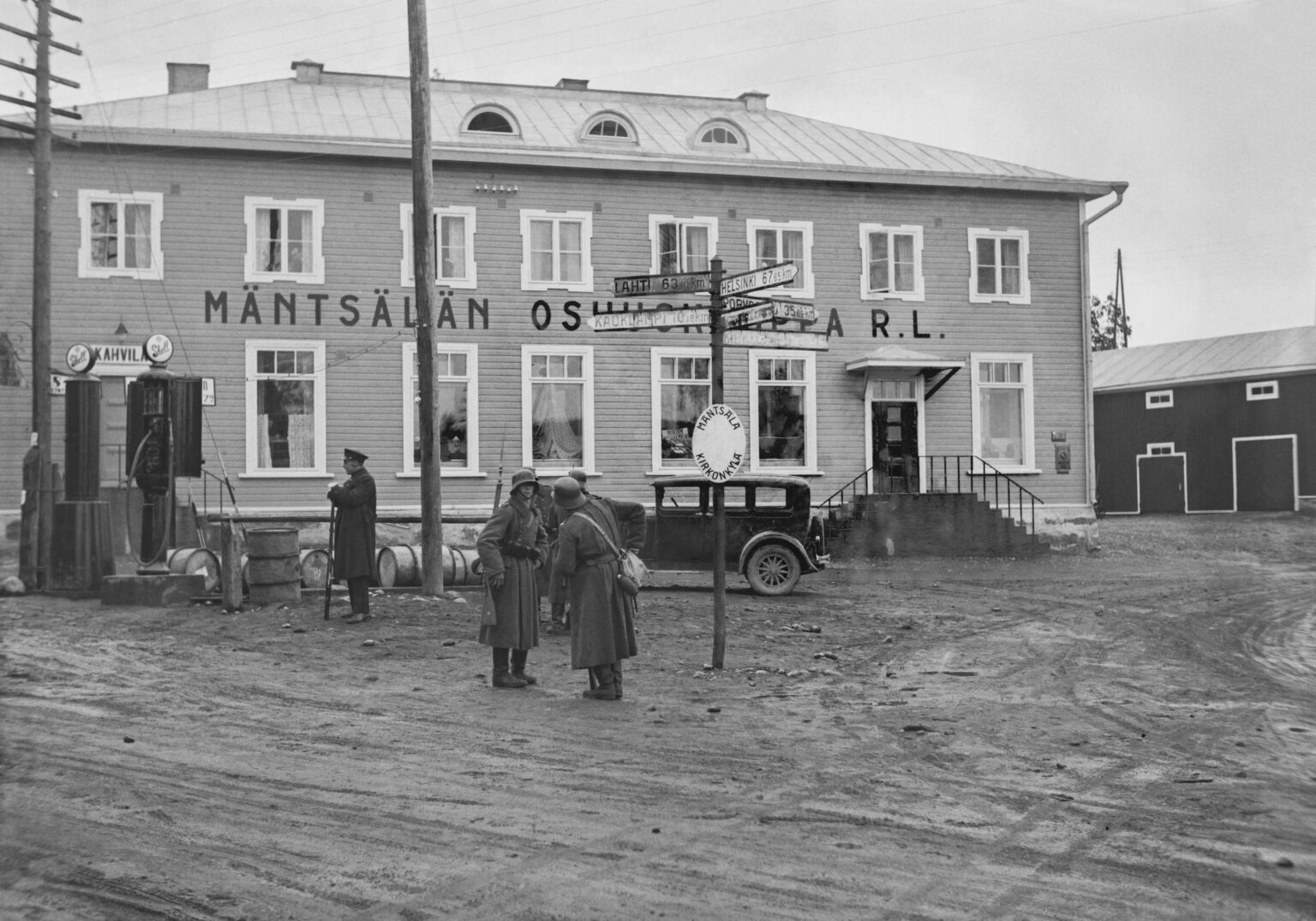Soldiers in Mäntsälä following the Mäntsälä rebellion, a failed coup attempt by the far-right Lapua Movement. (1932) [4282×3000]
